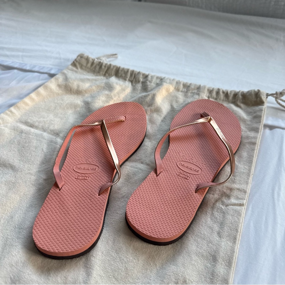Havaianas coral Flip Flops like new